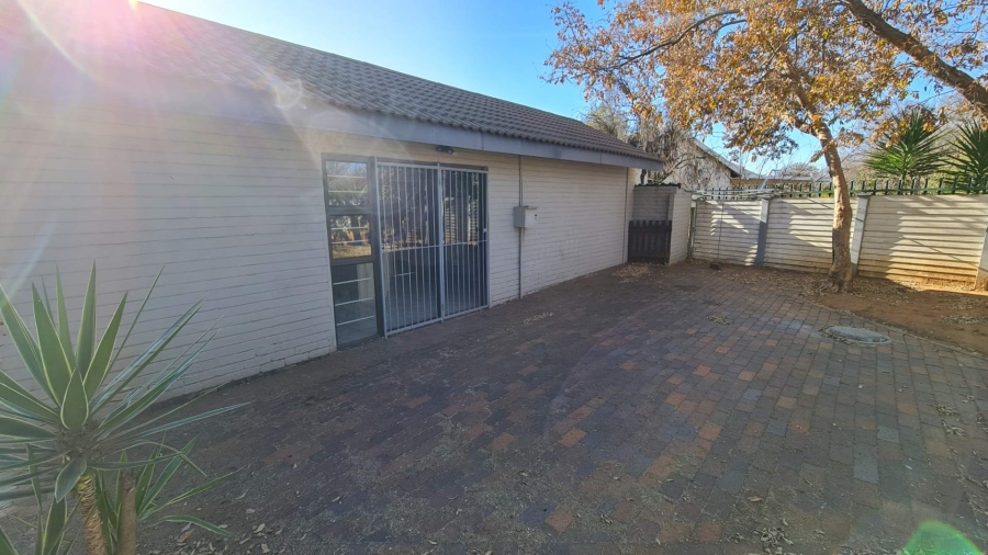 To Let 1 Bedroom Property for Rent in Wilgehof Free State
